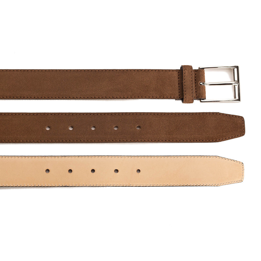 Meermin snuff suede belt, layered view showing buckle end, suede underside with holes, and vegetable-tanned leather lining