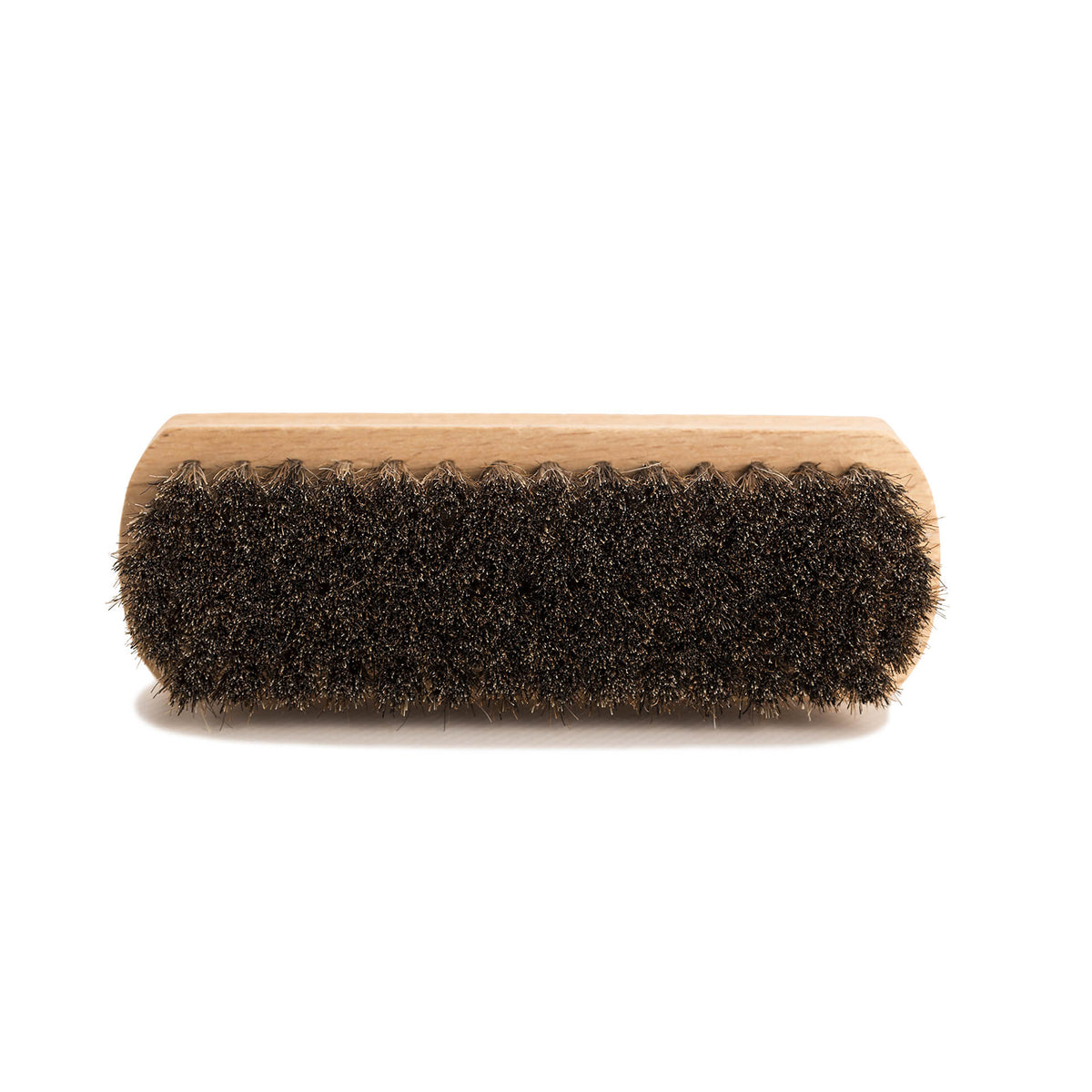 Meermin medium shoe brush, frontal close-up on genuine horsehair bristles set in natural beechwood block