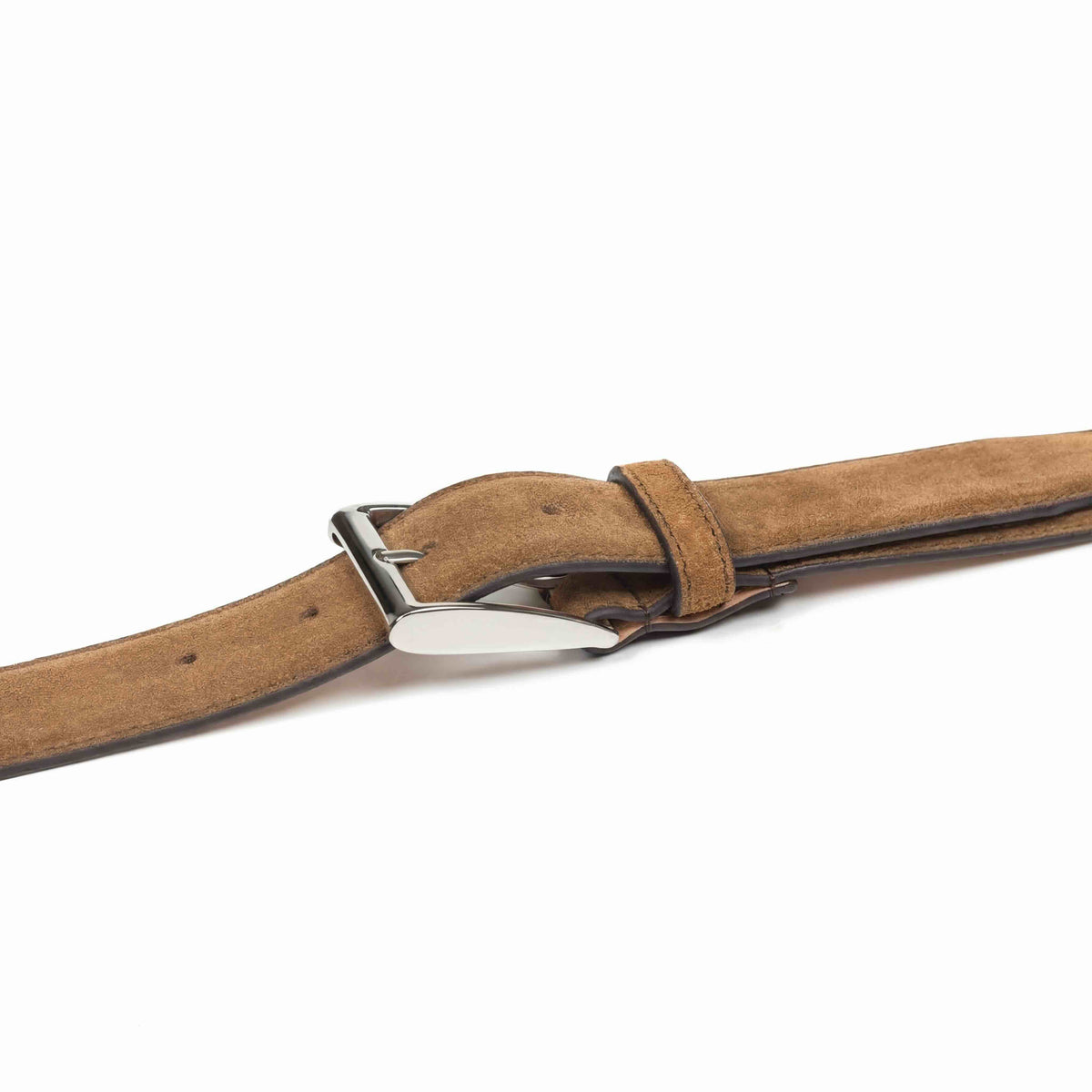 Meermin Atacama suede belt, close-up on nickel-plated solid brass buckle and loop stitching