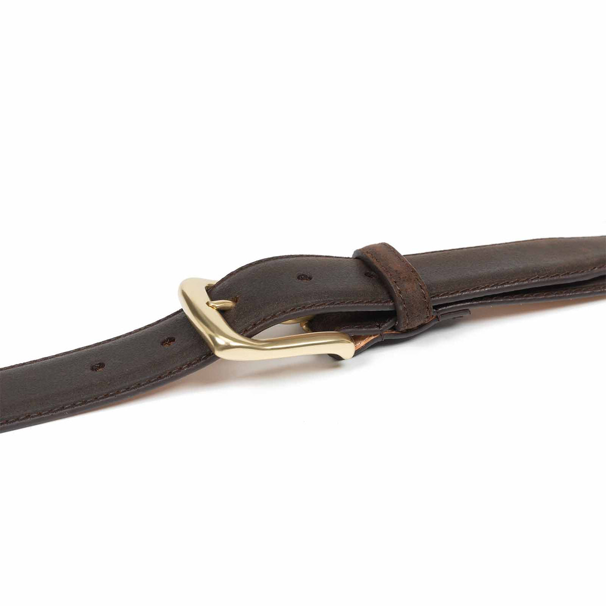 Meermin rust waxy leather belt, close-up on solid brass buckle and keeper loop