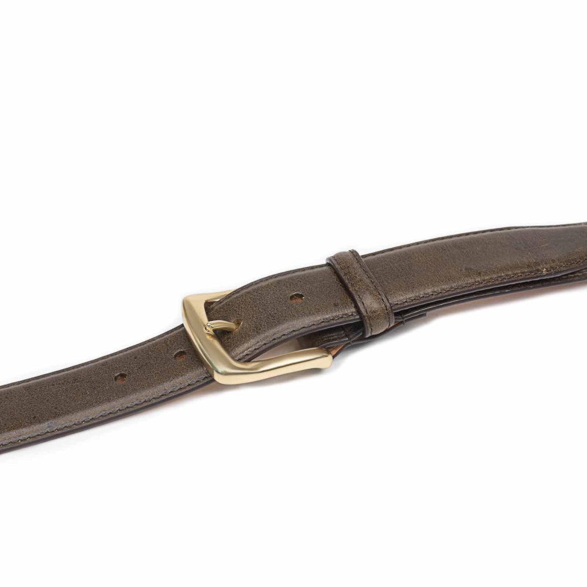 Meermin caper green naked kudu belt, close-up on solid brass buckle and looped keeper
