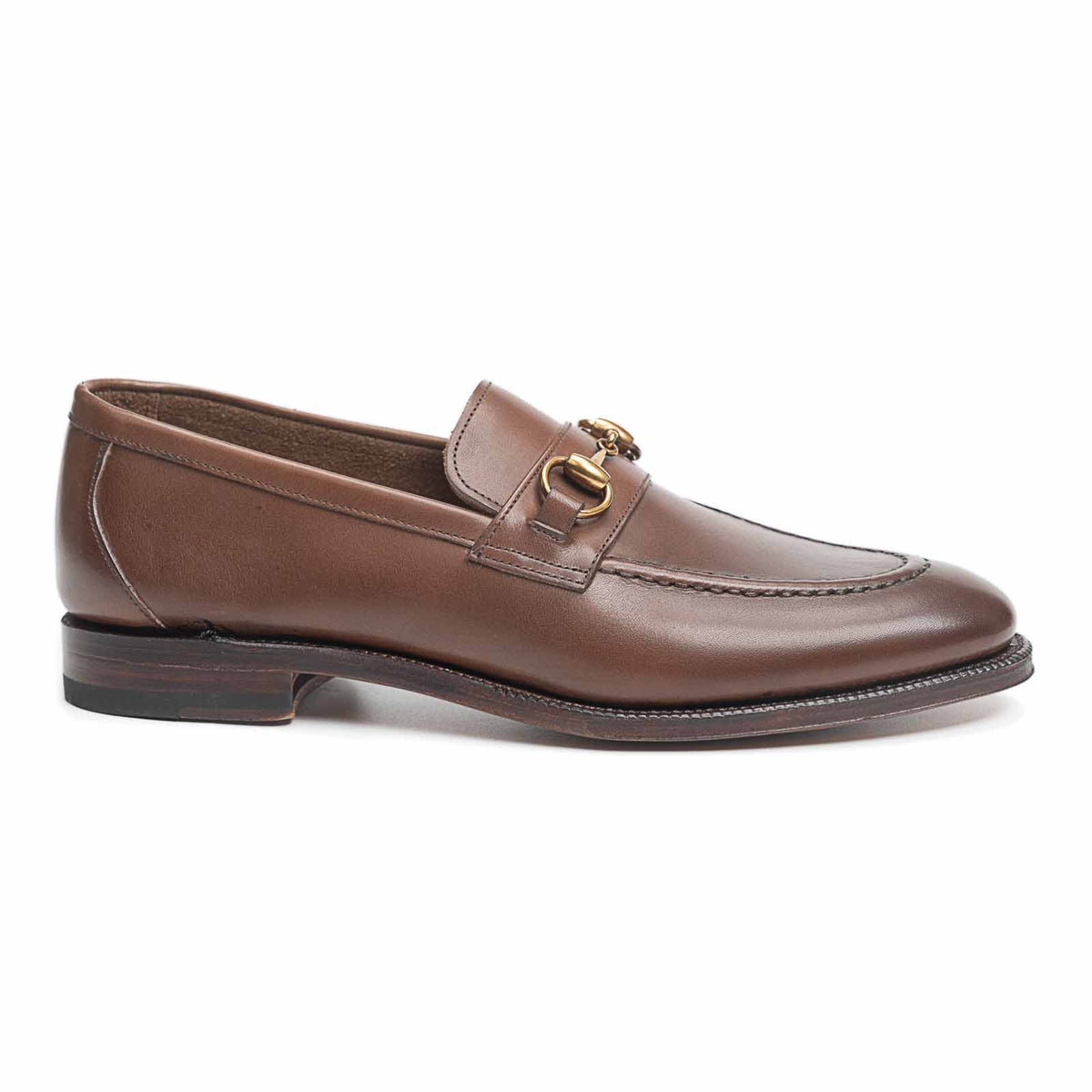 Meermin oak antique calf horsebit loafer, side profile showing round toe, flat welt, and closed channel leather sole