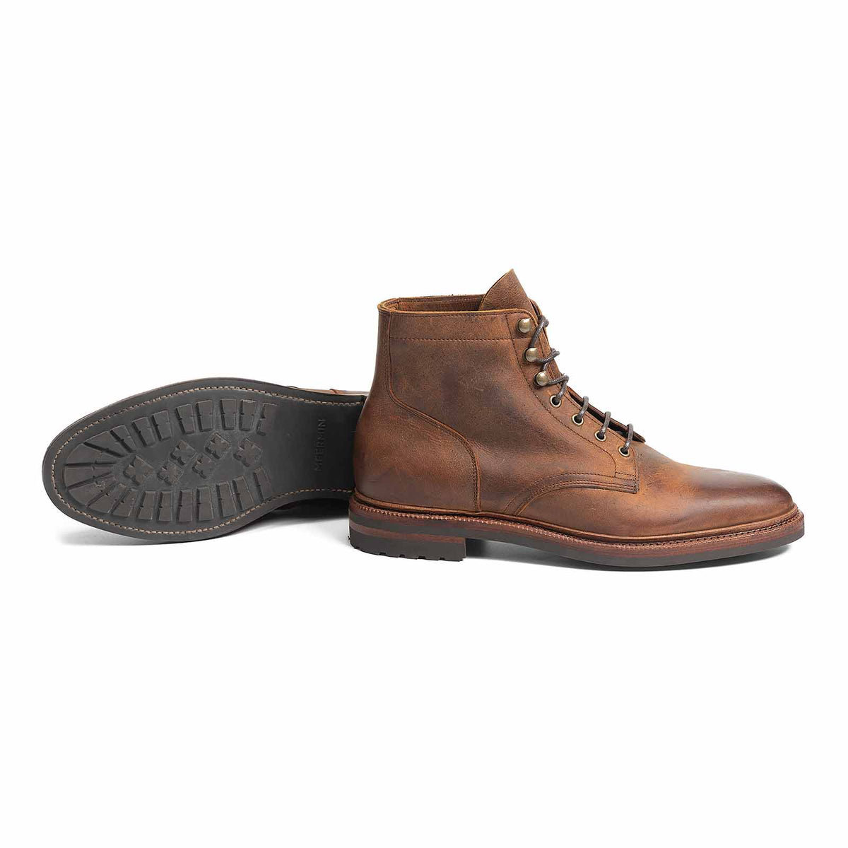 Meermin autumn spice waxy leather plain-toe boot, side profile paired with sole view showing lug rubber tread pattern